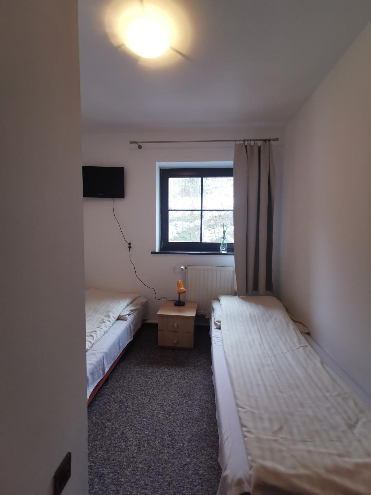 Straszny Dwor Hotell Duszniki Zdrój Rum bild