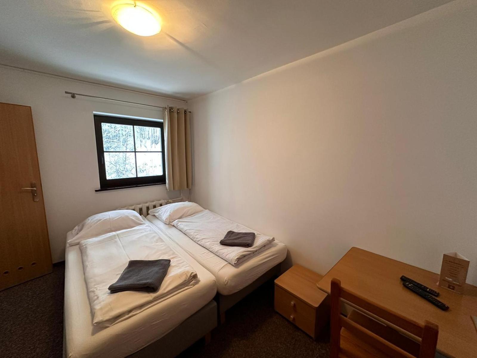 Straszny Dwor Hotell Duszniki Zdrój Rum bild