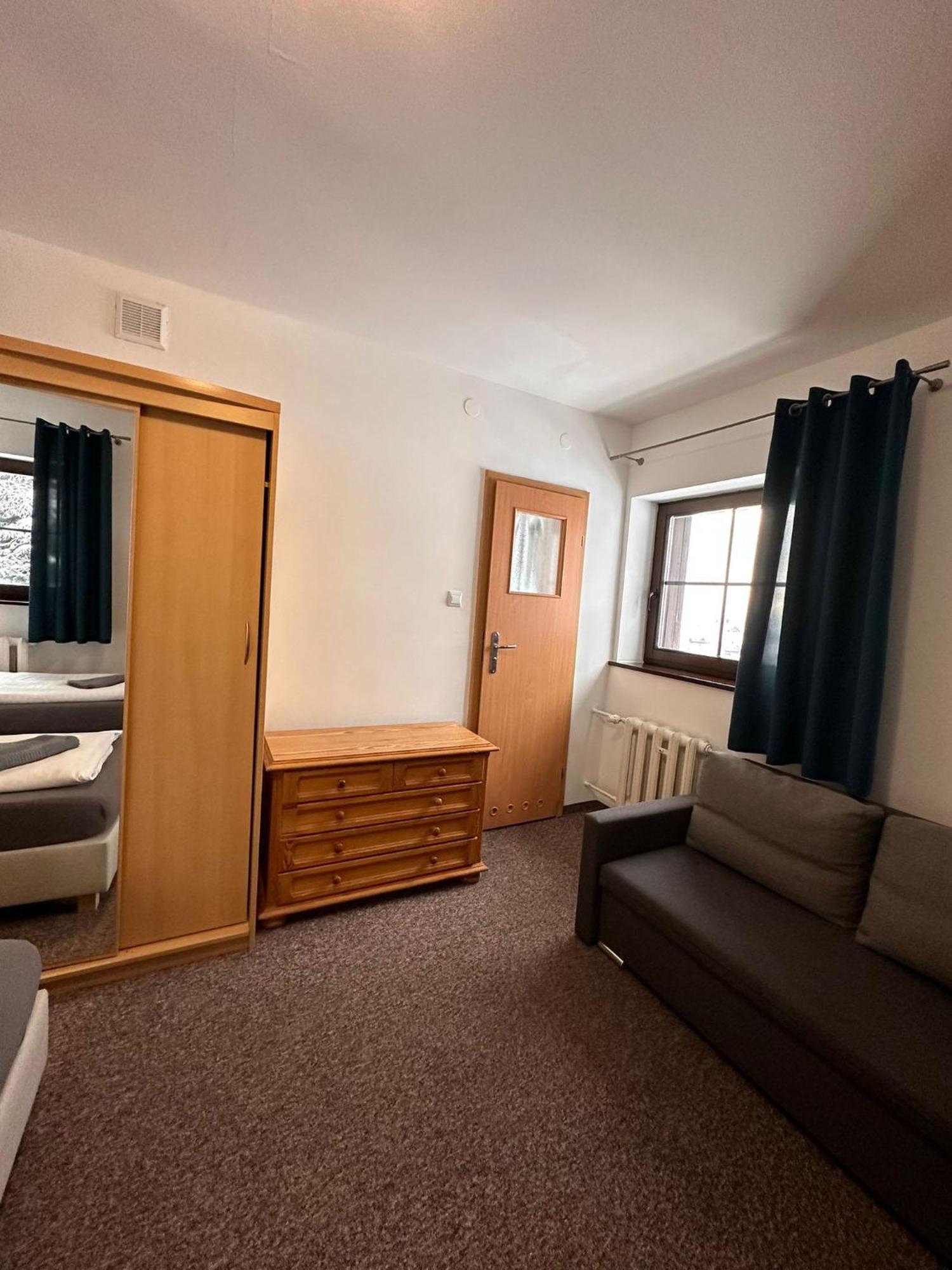 Straszny Dwor Hotell Duszniki Zdrój Rum bild