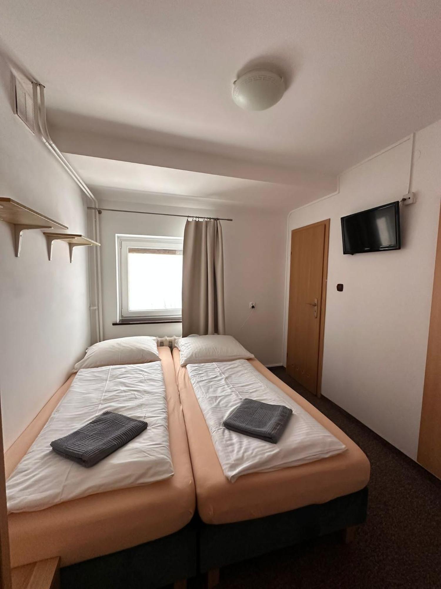 Straszny Dwor Hotell Duszniki Zdrój Rum bild