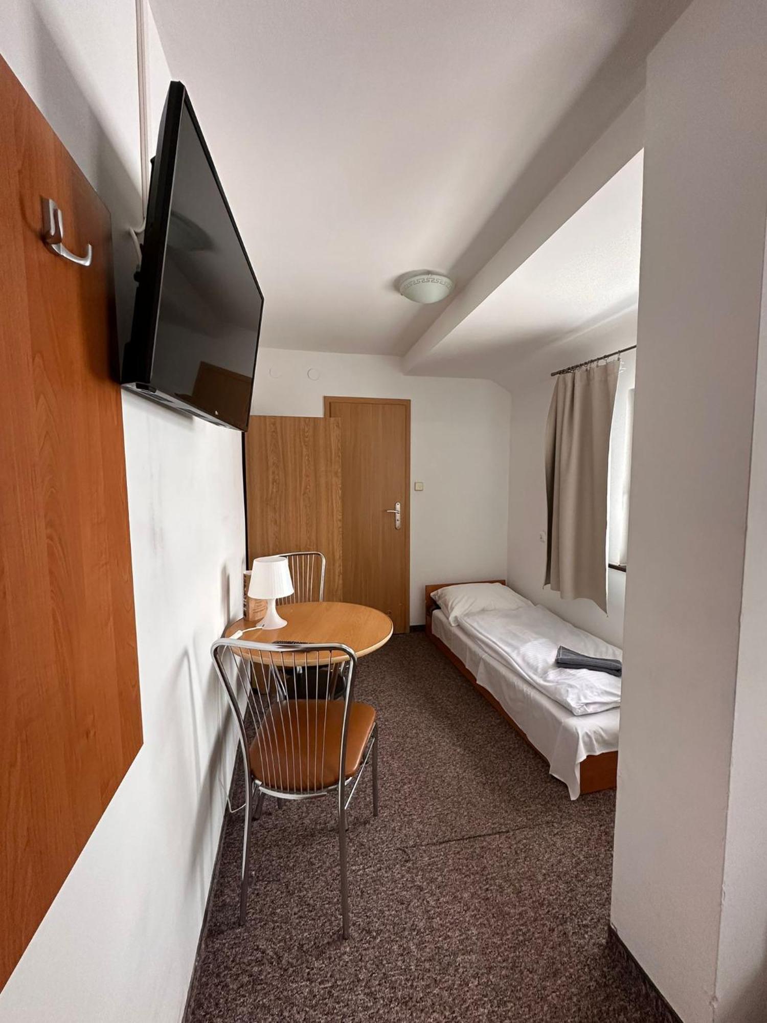 Straszny Dwor Hotell Duszniki Zdrój Rum bild